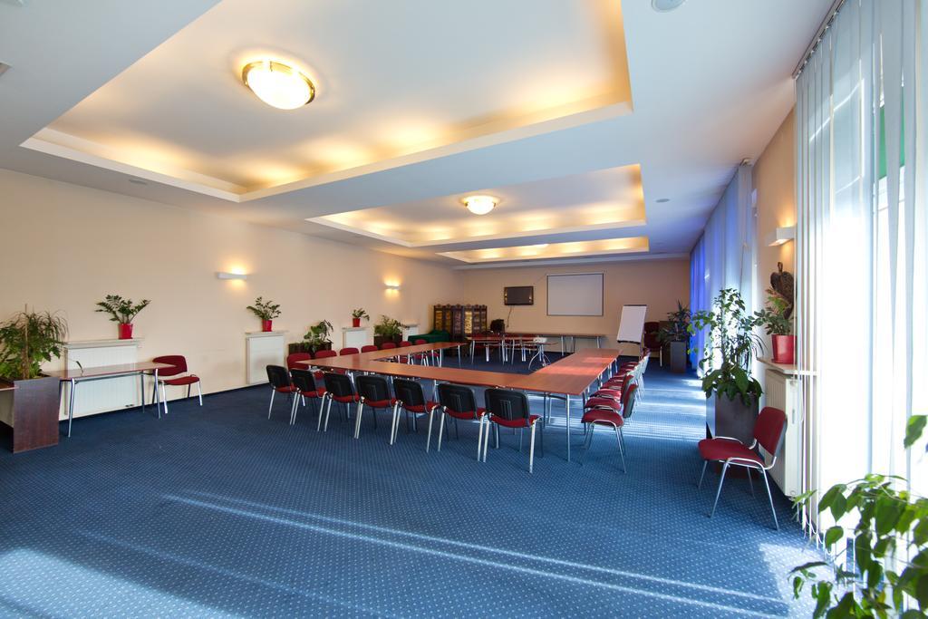 Hotel Kameralny Kielce Bagian luar foto